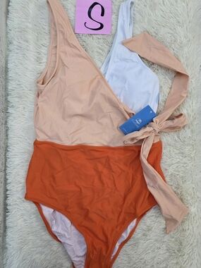 One-Piece Swimsuit - Peach & Orange Colorblock